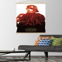 Војна на ѕвездите: Силата Се Буди - Капетан Фазма Значка Ѕид Постер Со Дрвена Магнетна Рамка, 22.375 34