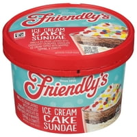 Пријателски чоколадо и ванила сладолед торта сундеи чаша, чаши за сладолед со сладолед со шлаг на врвот и прскалки за конфети